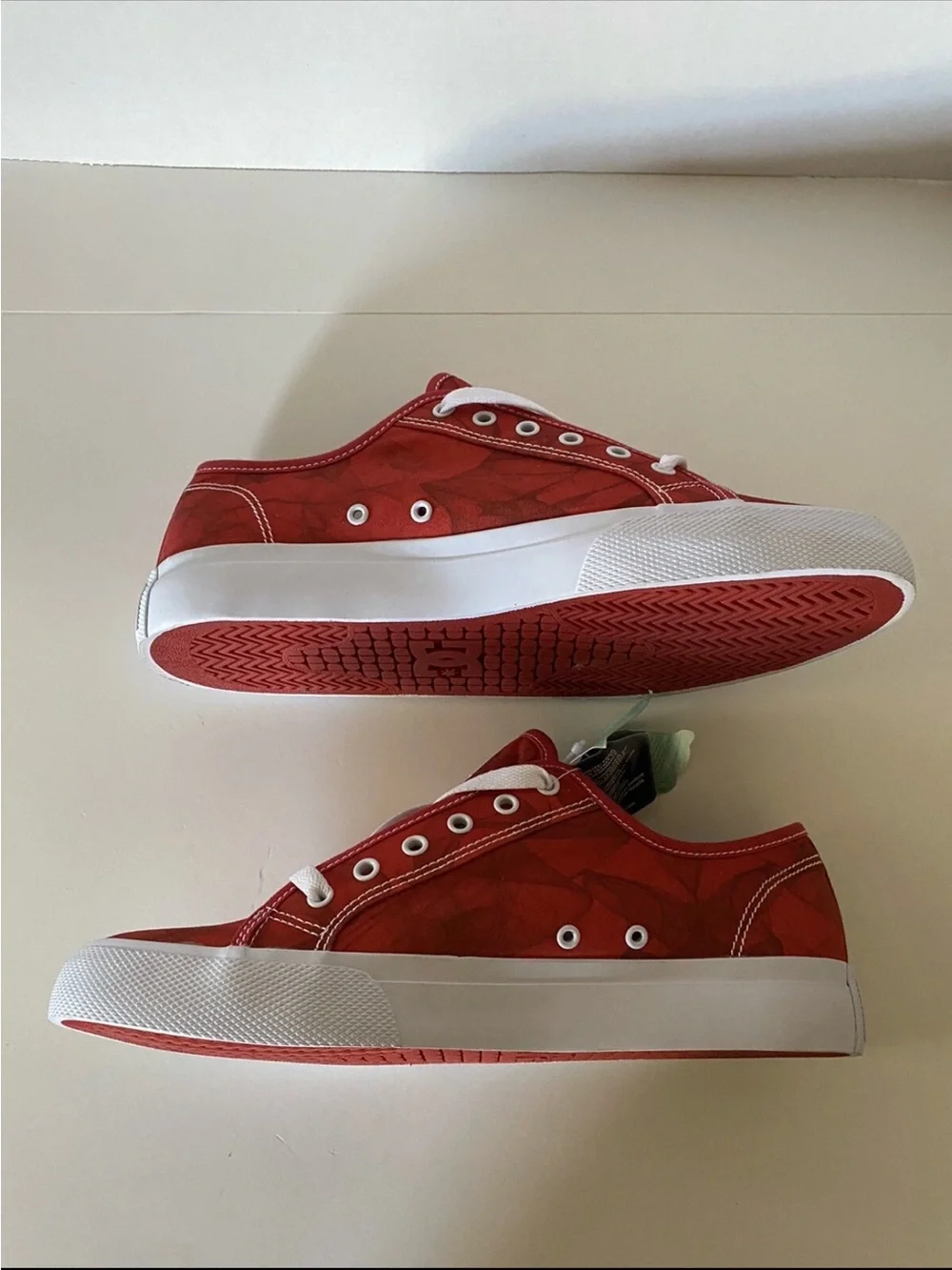 DC Manual S Evan ADYS300629 Mens Red Canvas Skate Inspired Sneakers